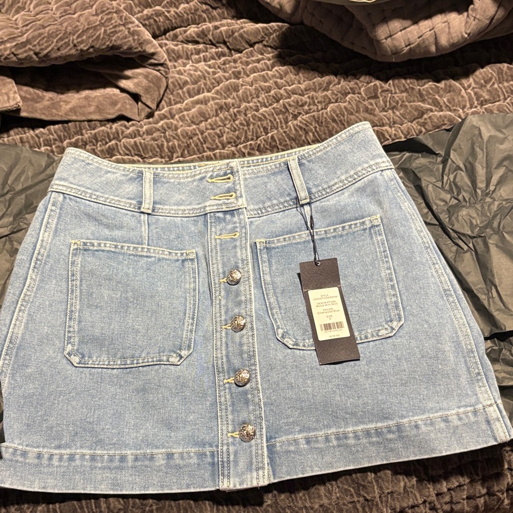 Veronica Beard Light Blue Denim Moxie Mini Skirt in Silverwood Blue